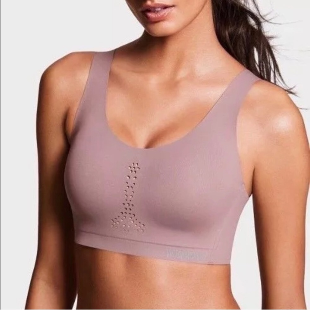 NEW Victoria Sport Angel Max Sports Bra